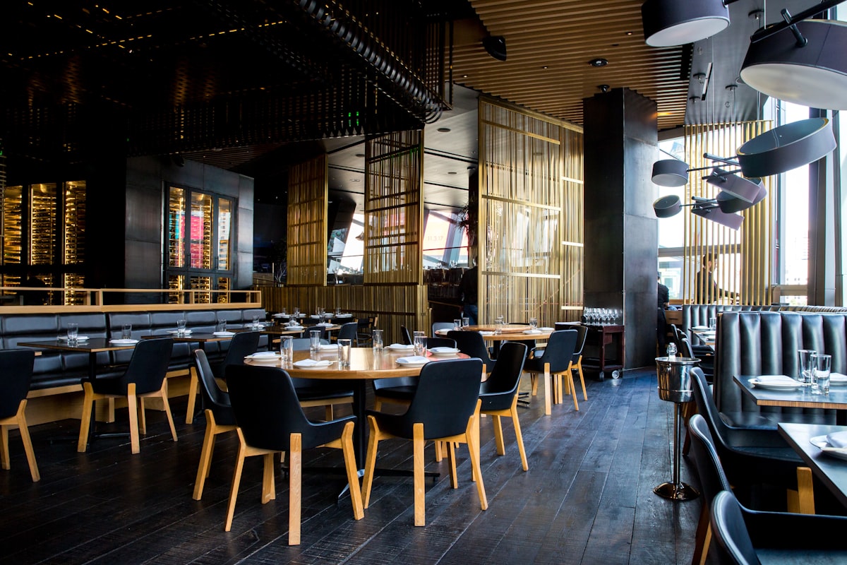 A restaurant dining room